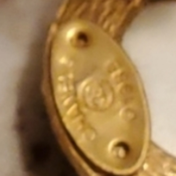 Chanel Earrings (authentic) - Picture 3 of 11